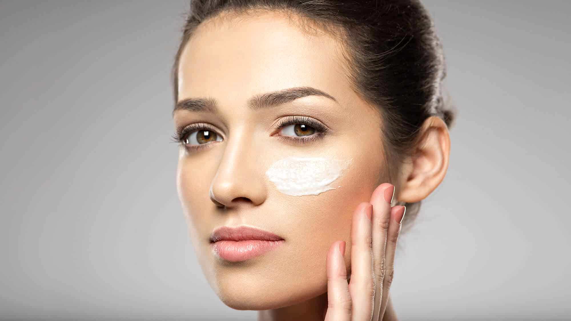 How to put on foundation