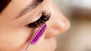 How to apply mascara