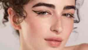 how to put on eyeliner