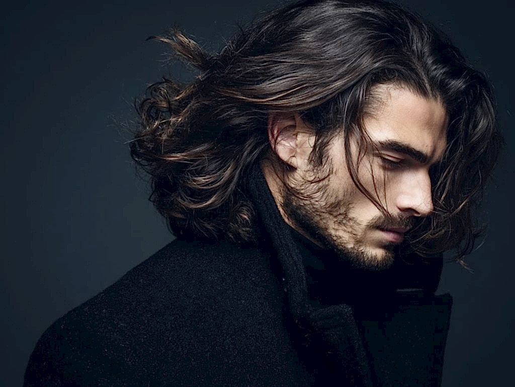 “Stylish long hair men’s haircut 2025, modern grooming inspiration”